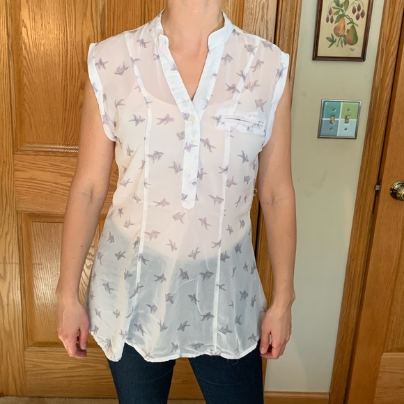 Cute, semi-sheer short-sleeve blouse, size M - Picture 3 of 5
